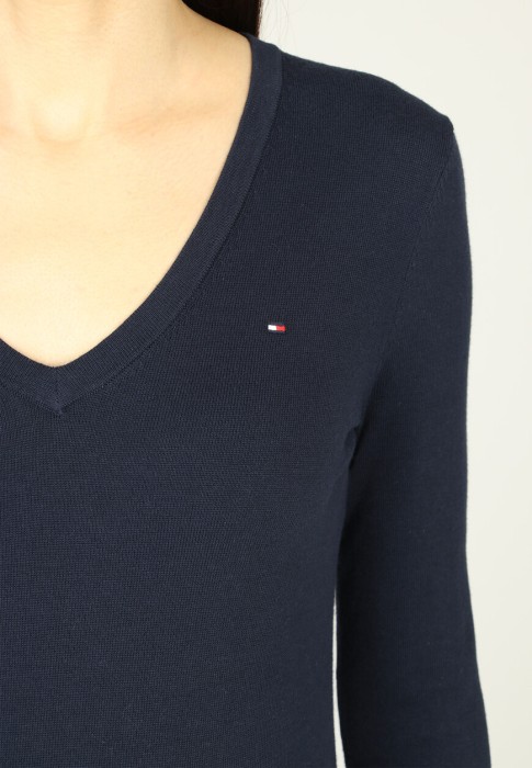 Товар синего цвета с внутренней стороны