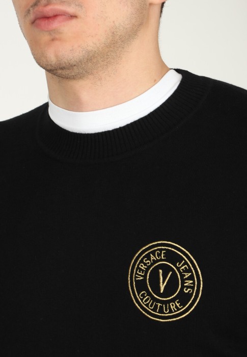 Товар черного цвета с внутренней стороны