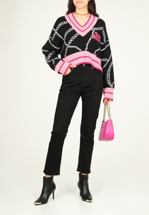 Товар черного цвета с внутренней стороны