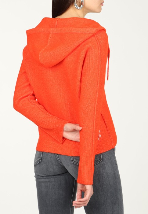 пуловер  из проверенных материалов спереди