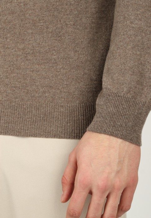 пуловер  из проверенных материалов спереди