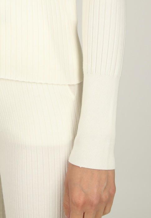 пуловер  из проверенных материалов спереди