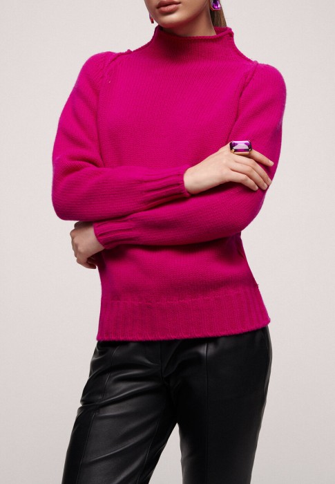 пуловер  из италии вид сбоку