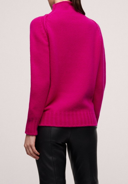 Товар розового цвета с внутренней стороны