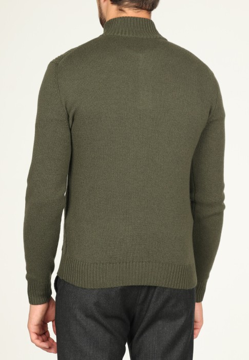 пуловер  из италии вид сбоку