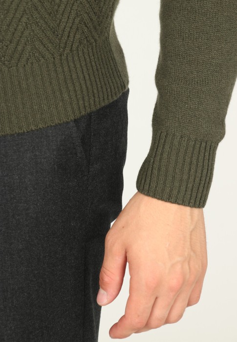 пуловер  из проверенных материалов спереди