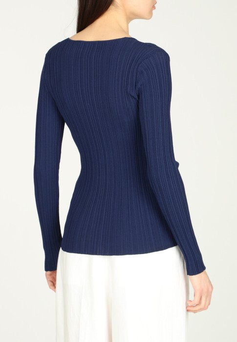 пуловер  из италии вид сбоку