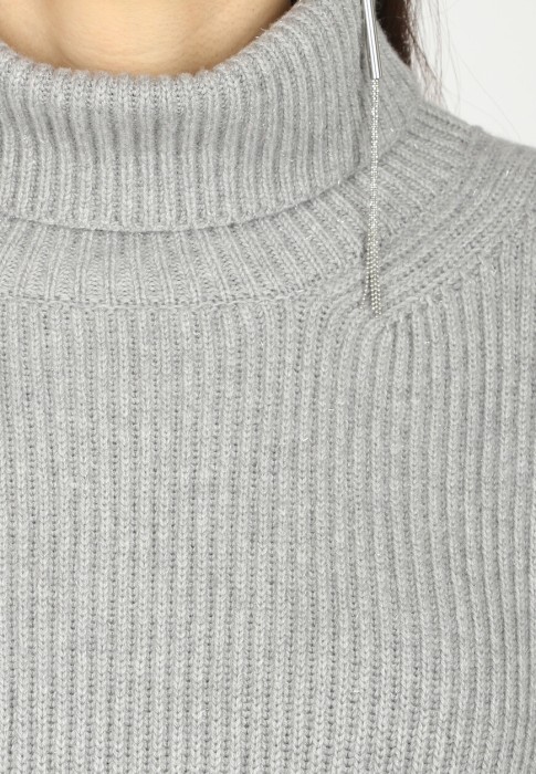 пуловер  универсального стиля с лицевой стороны