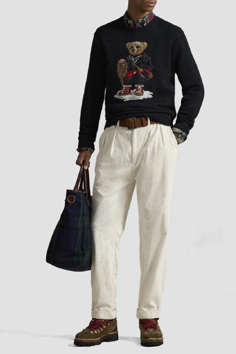 Товар черного цвета с внутренней стороны