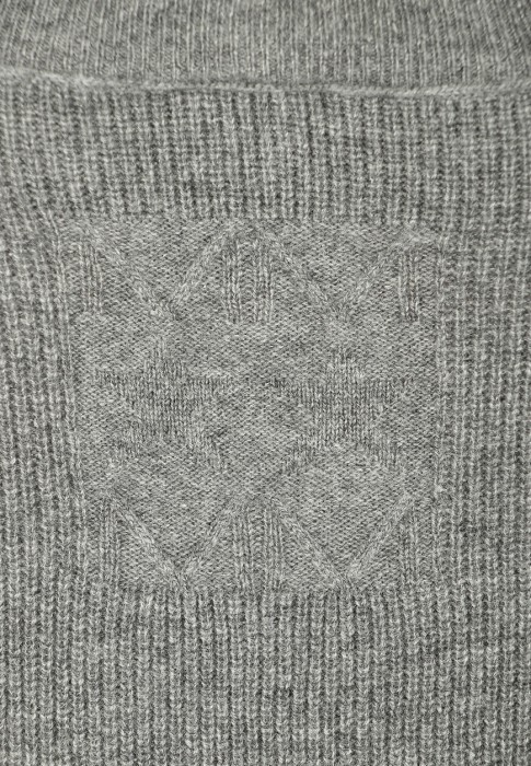 пуловер  из проверенных материалов спереди