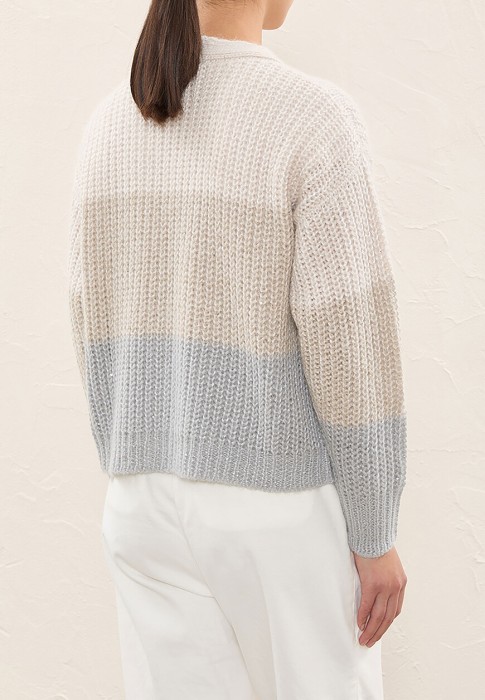 пуловер  из италии вид сбоку