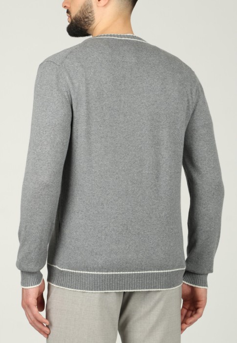 пуловер  из италии вид сбоку