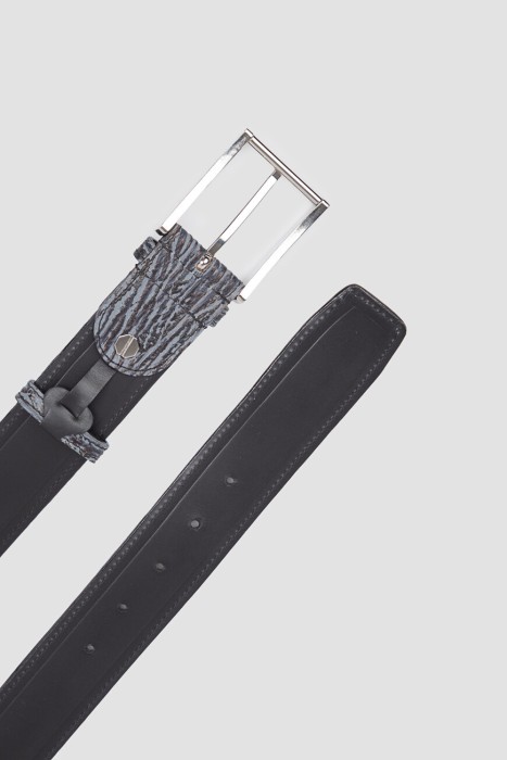 Товар серого цвета с внутренней стороны