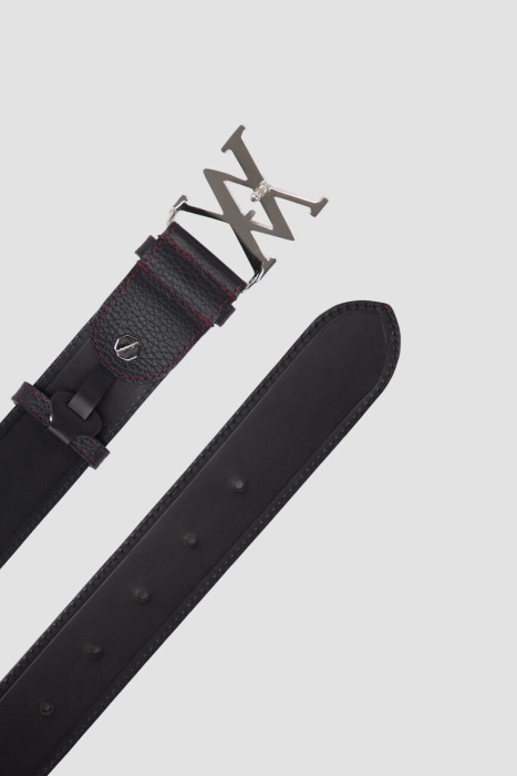 Товар черного цвета с внутренней стороны