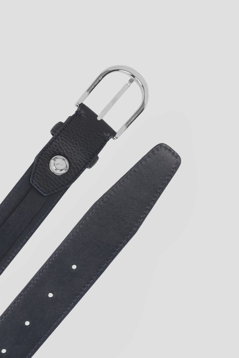 Товар черного цвета с внутренней стороны