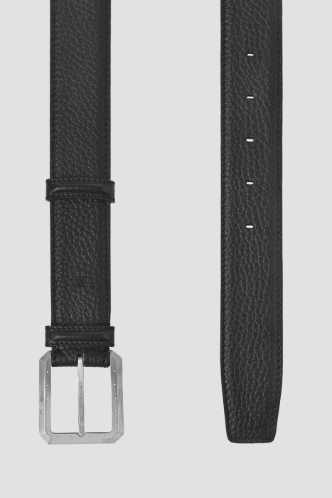 Товар черного цвета с внутренней стороны