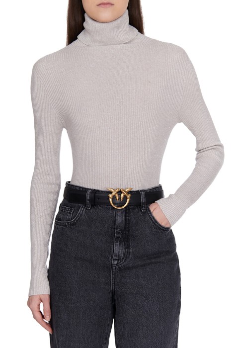 Товар золотого цвета с внутренней стороны