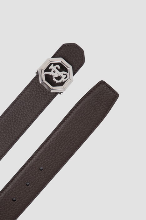 Товар коричневого цвета с внутренней стороны