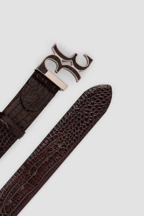 Товар коричневого цвета с внутренней стороны