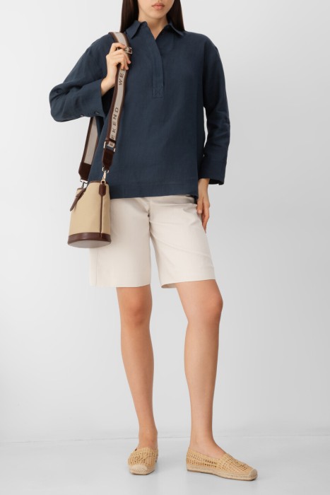 Товар синего цвета с внутренней стороны