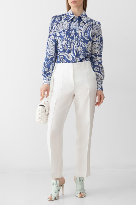 Товар синего цвета с внутренней стороны