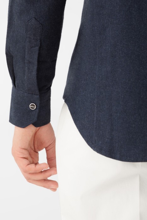 Товар синего цвета с внутренней стороны