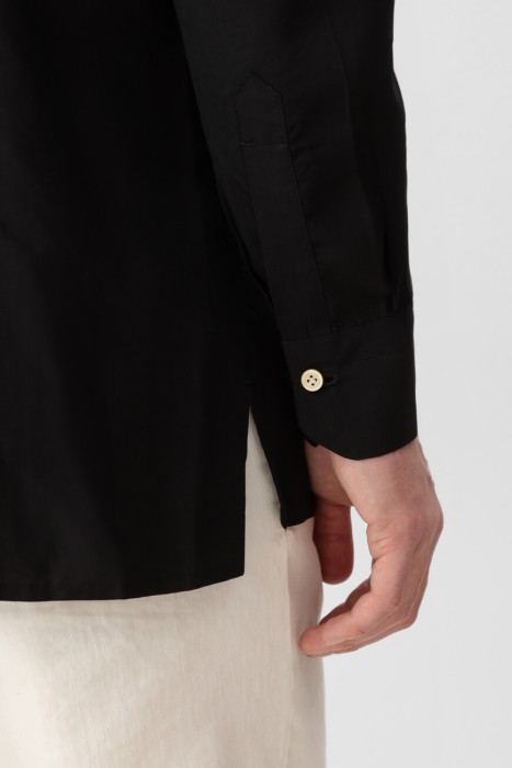 Товар черного цвета с внутренней стороны