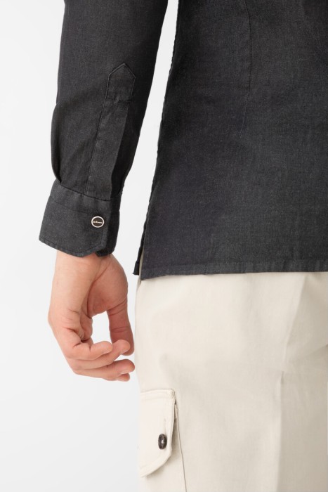 Товар черного цвета с внутренней стороны