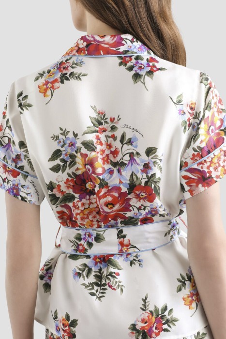 Товар разноцветного цвета с внутренней стороны