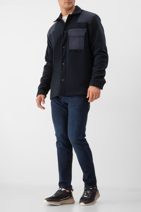 Товар синего цвета с внутренней стороны