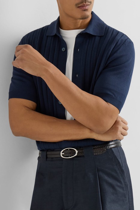 Товар синего цвета с внутренней стороны