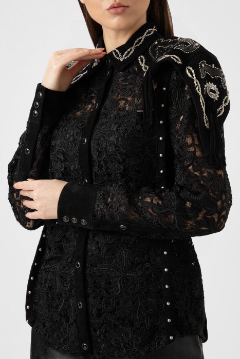 Товар черного цвета с внутренней стороны