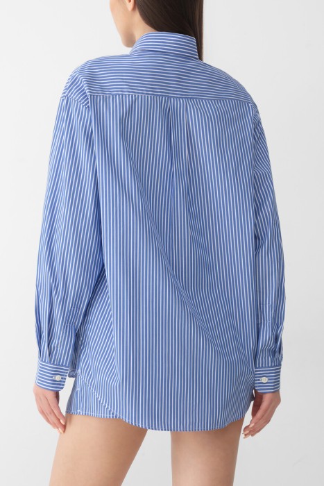 рубашка sporty rich модель src от бренда sporty & rich вид слева