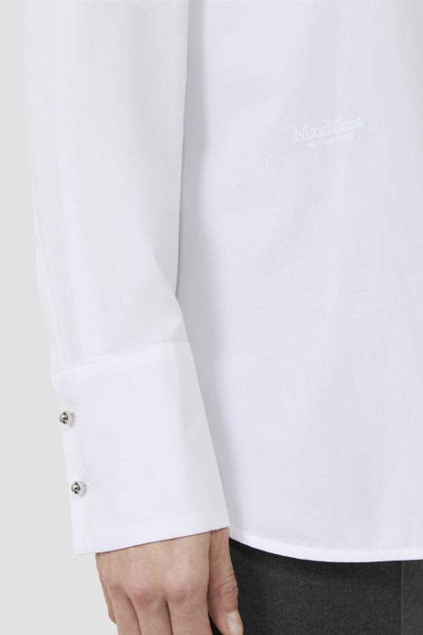 Товар белого цвета с внутренней стороны