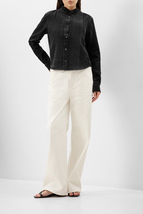 Товар черного цвета с внутренней стороны