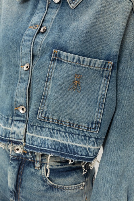 Товар синего цвета с внутренней стороны