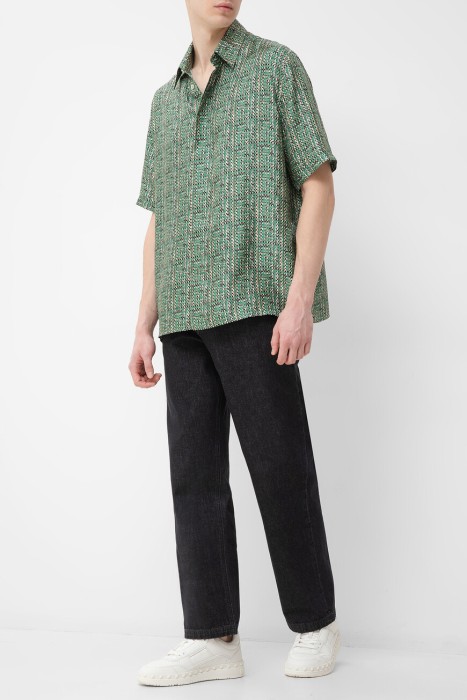 Товар зеленого цвета с внутренней стороны