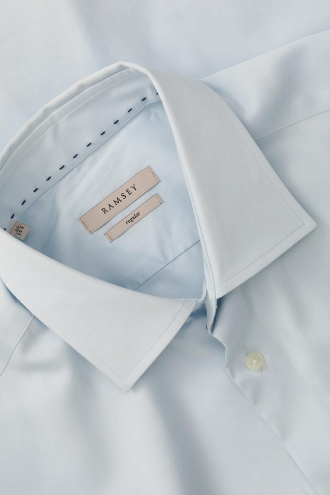 Товар голубого цвета с внутренней стороны