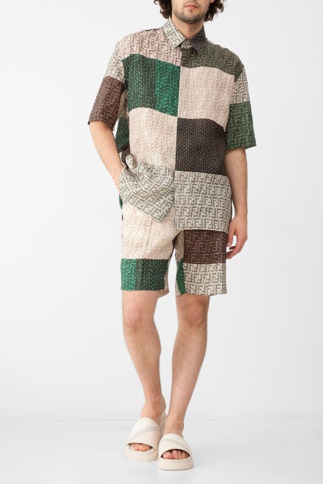 Товар разноцветного цвета с внутренней стороны