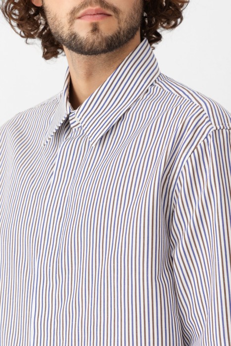 рубашка  из италии вид сбоку