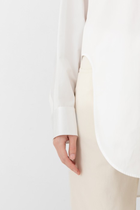 Товар белого цвета с внутренней стороны