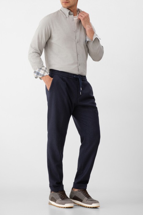 Товар серого цвета с внутренней стороны