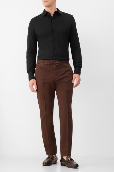 Товар черного цвета с внутренней стороны