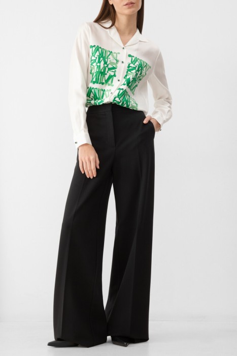 Товар белого цвета с внутренней стороны