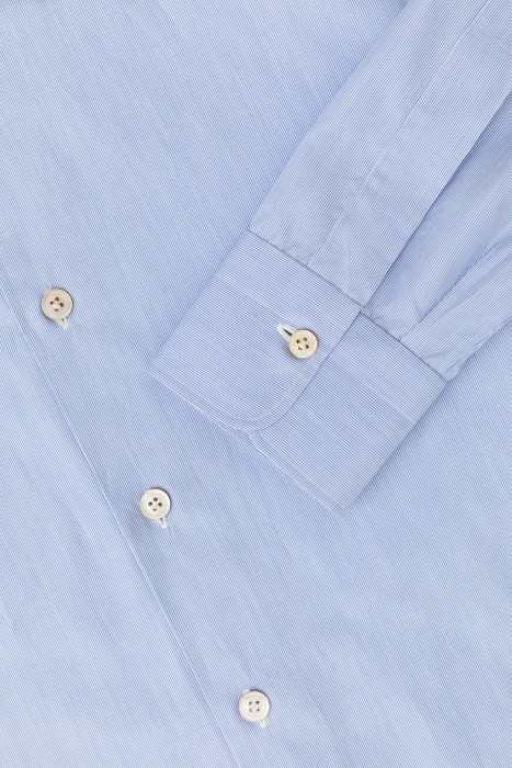 Товар белого цвета с внутренней стороны