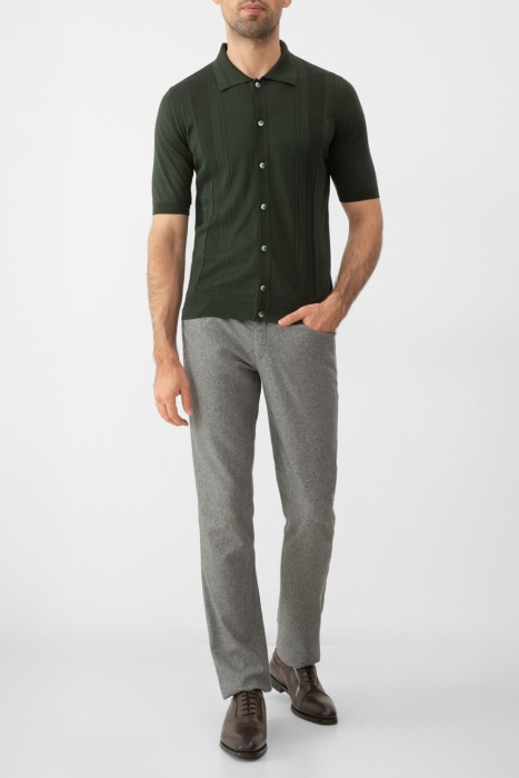 Товар зеленого цвета с внутренней стороны