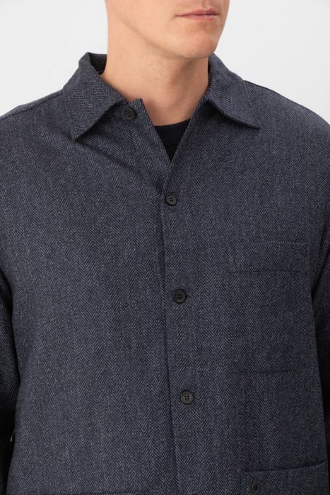 рубашка  из англии вид сбоку