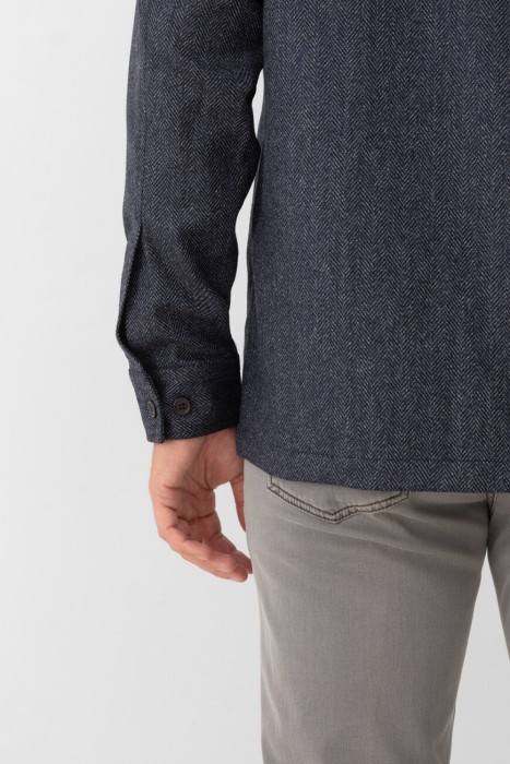 Товар синего цвета с внутренней стороны