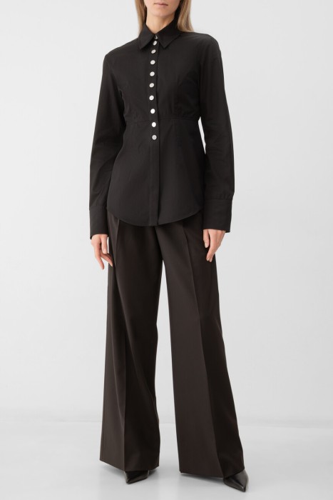 Товар черного цвета с внутренней стороны