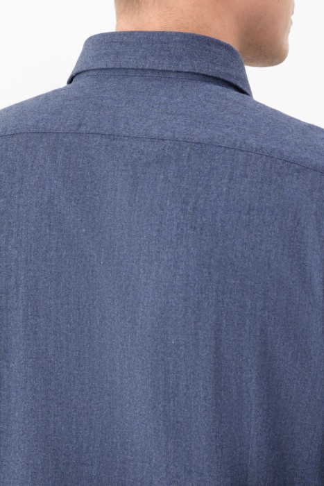 Товар синего цвета с внутренней стороны